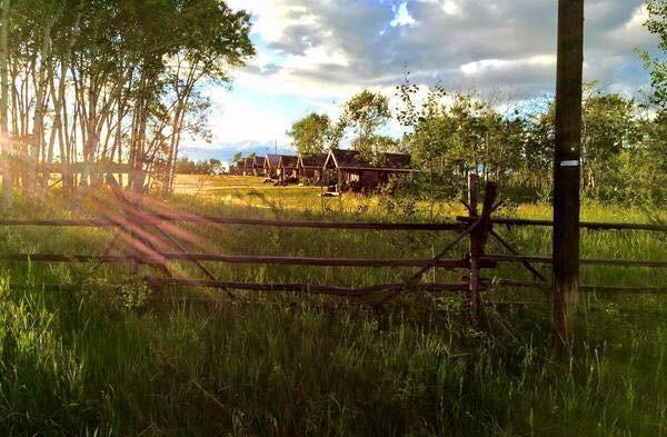 Flying U Ranch Hotel Seventy Mile House Esterno foto