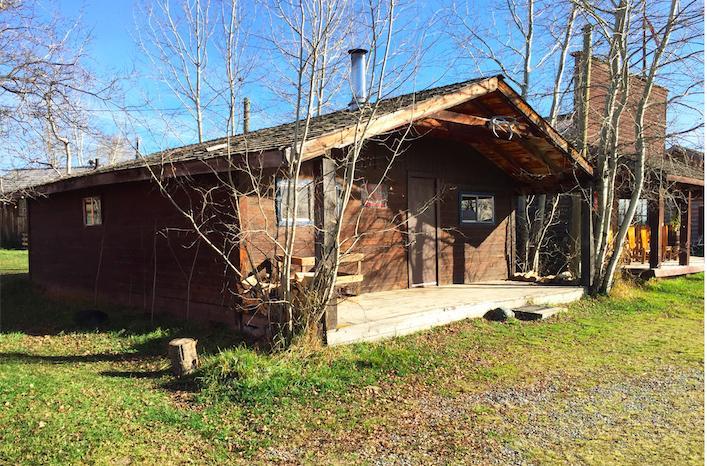 Flying U Ranch Hotel Seventy Mile House Esterno foto